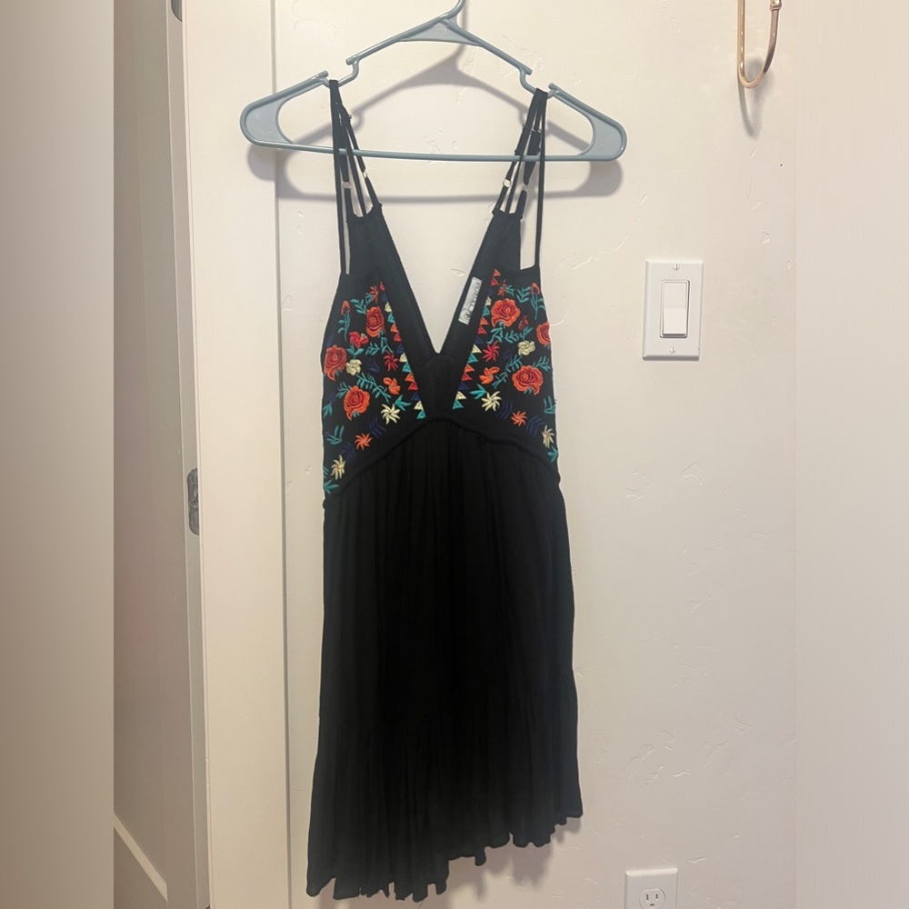 Body Glove black and floral dress